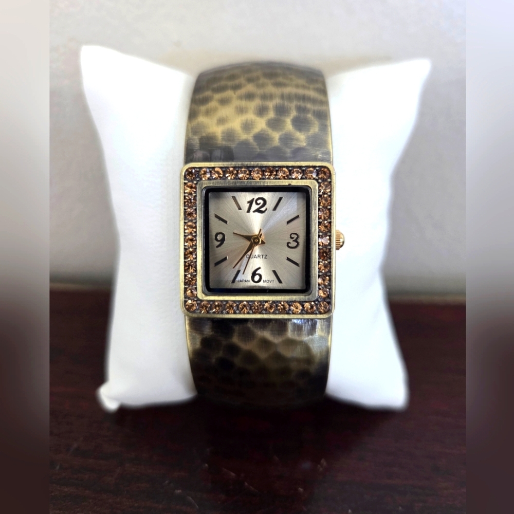 Quartz Japan Movt Antique Gold Bangle Womens Watch With Crystals Works Pre-Owned
